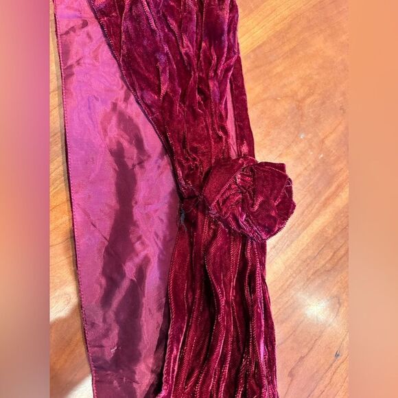 Vintage Red crushed velvet dress with shrug with rose detail - Picture 3 of 7